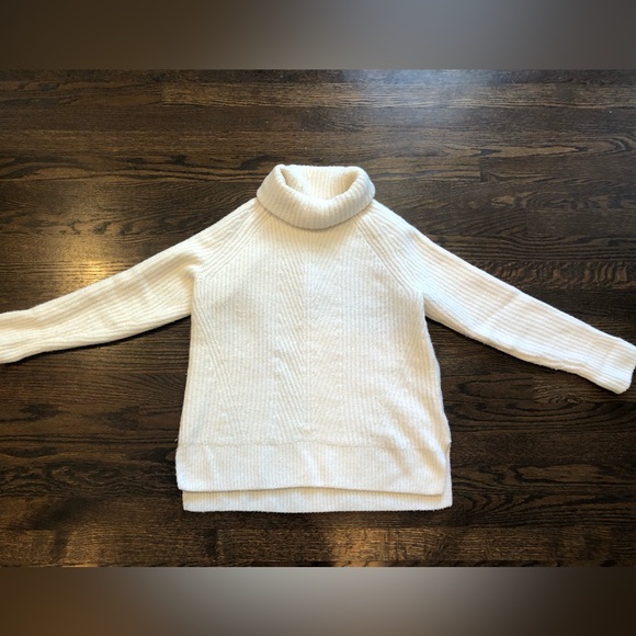 Madewell: Mercer Turtleneck Sweater in Coziest Yarn. XS/Antique Cream. - Picture 5 of 8